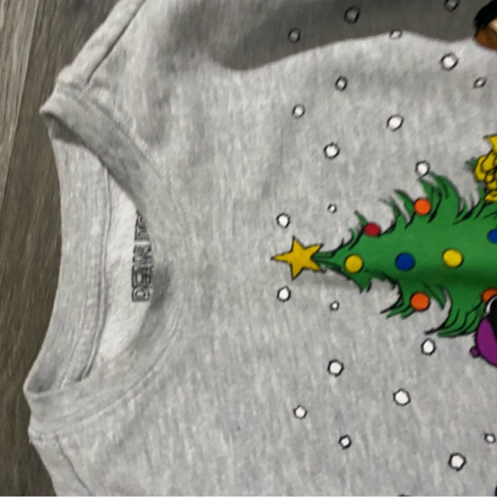 Kids Gray Peanuts Christmas Sweatshirt - Picture 4 of 6